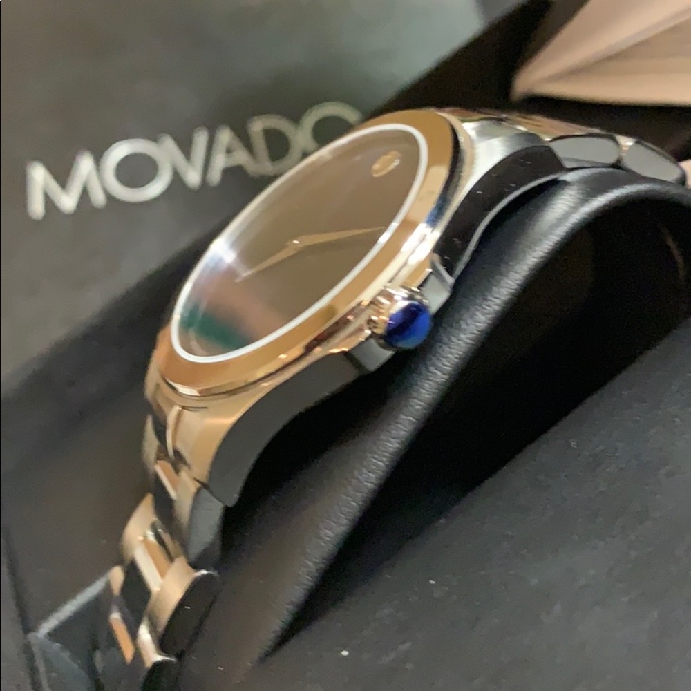 ⛔️HOLD⛔️Authentic Movado 38mm stainless blue watch - Picture 10 of 11
